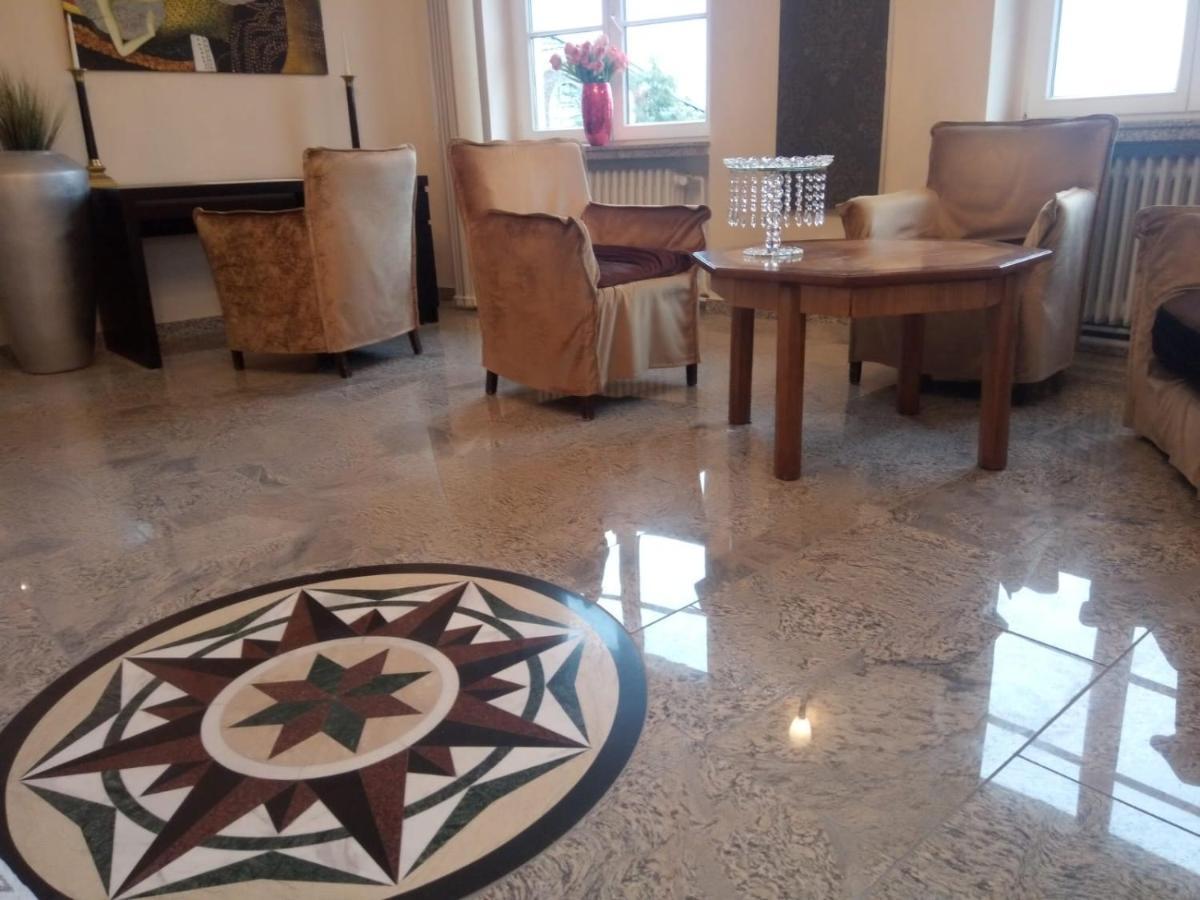 וטר Villa Vera מראה חיצוני תמונה
